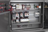 Armoire électrique du tunnel de lavage JEROS 300, avec variateur de vitesse et contacteurs de puissance